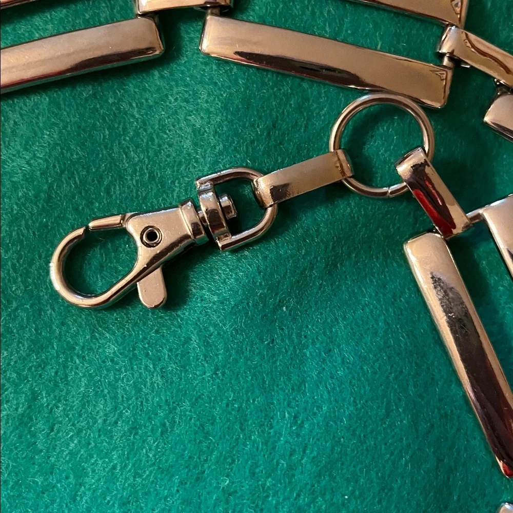 Adjustable vintage silver tone rectangle segment hook end 29-39” shiny belt EUC